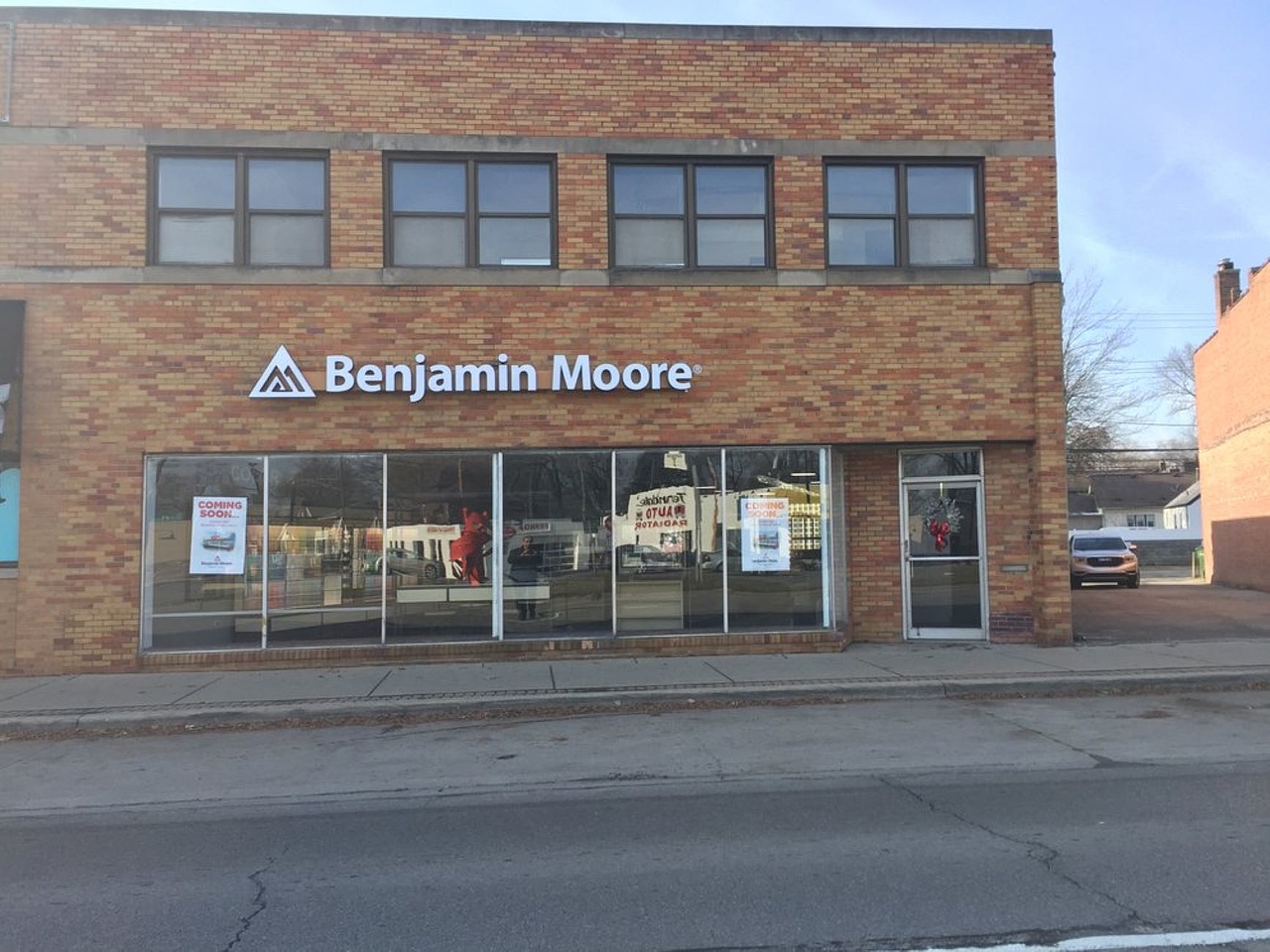 About BENJAMIN MOORE PAINT STOP in FERNDALE, MI